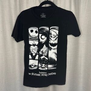 NIGHTMARE BEFORE XMAS GRAPHIC TEE (SIZE: SMALL)